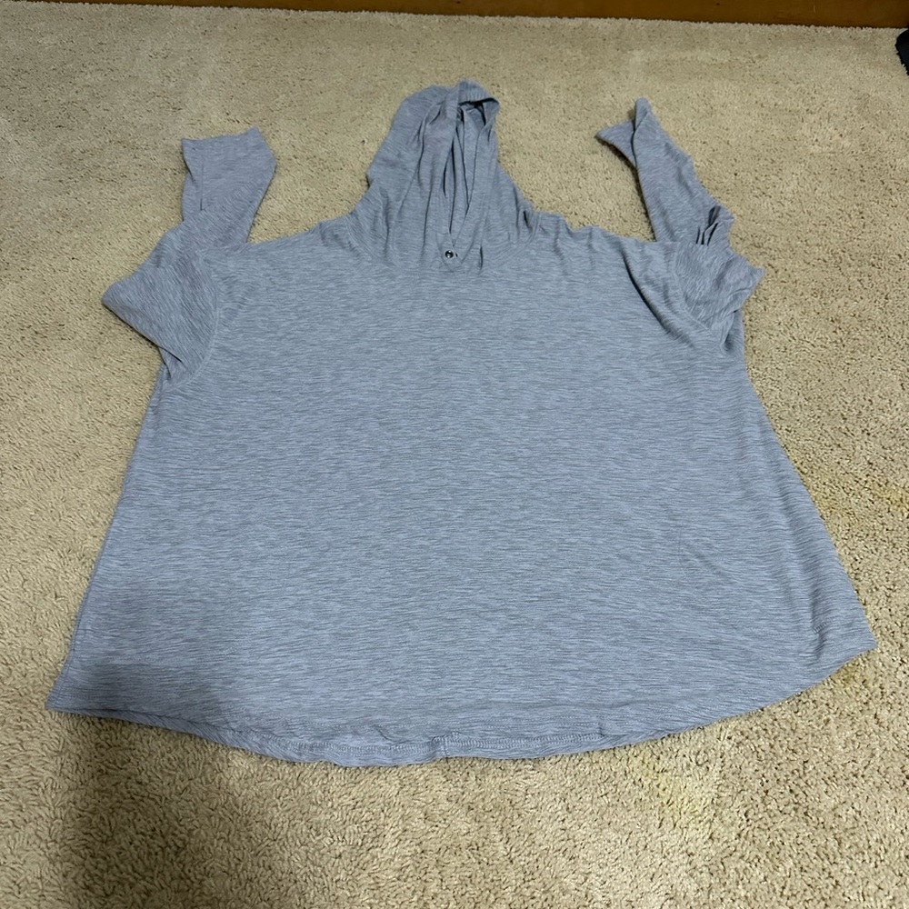 Lightweight pullover